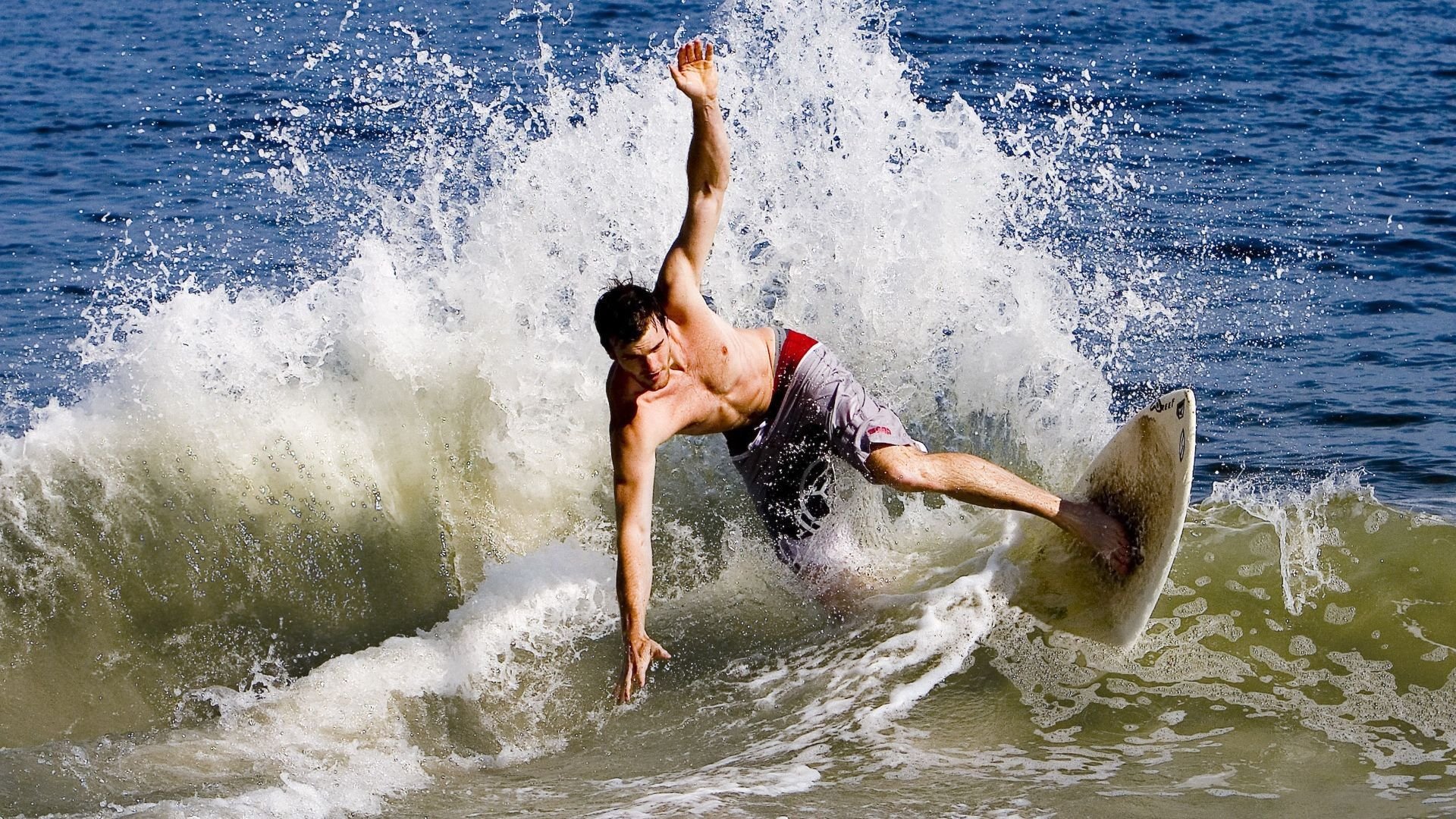 开云体育世界杯-防守反击的完美范本，芬兰如何用钢铁意志压制秘鲁，吉鲁一击封神